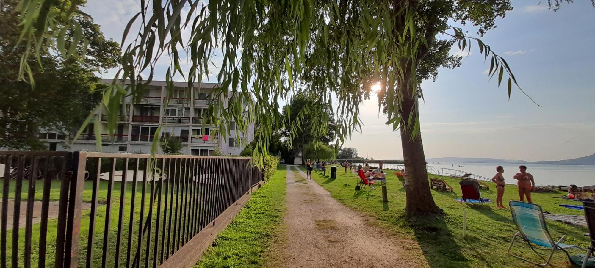 Suello Utcai Apartman Fonyod Vizparti Es Panoramas! On The Waterfront And With Balaton Panorama! Exteriör bild